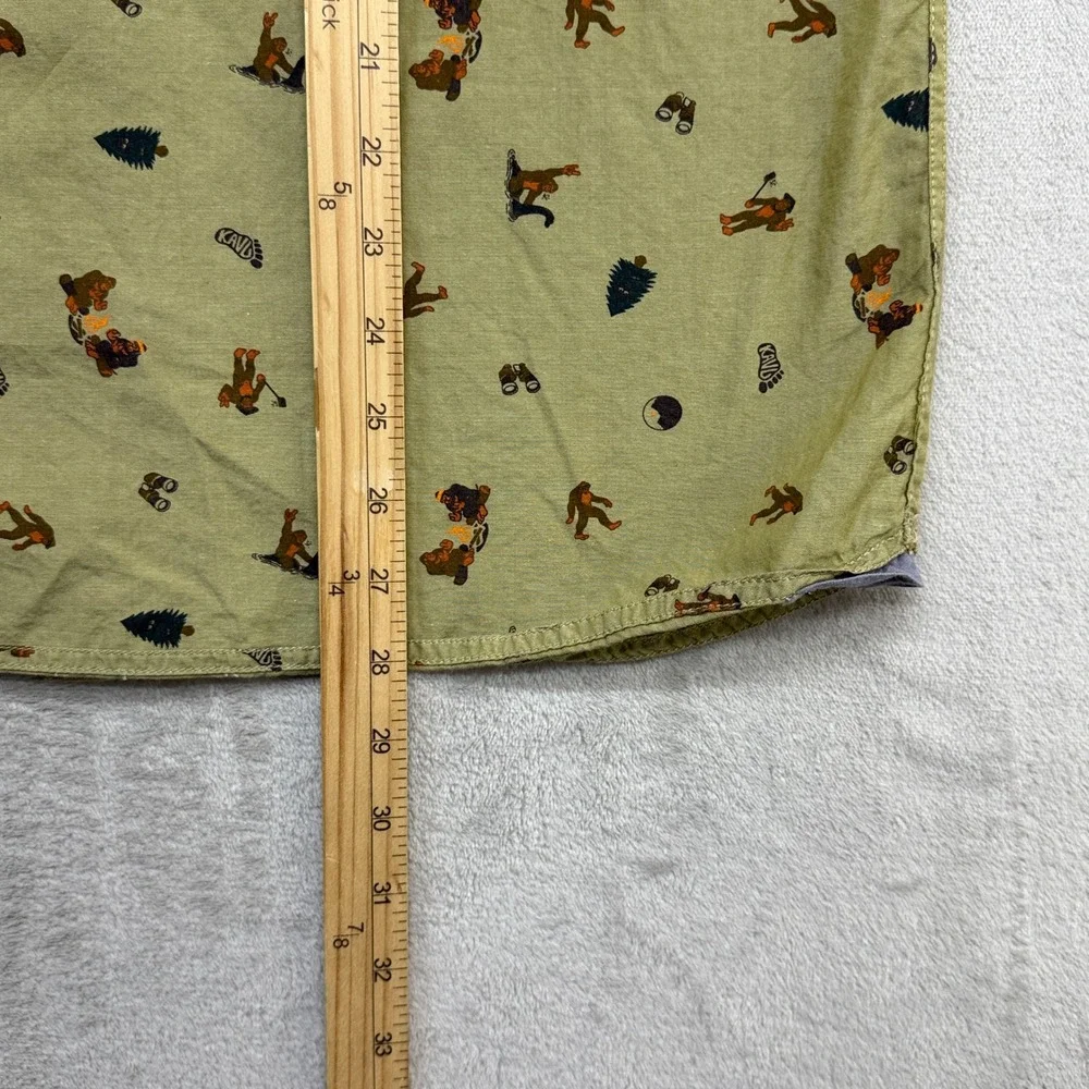 KAVU Button Down Shirt Mens Size M Green Bigfoot Sasquatch Graphic Long Sleeve